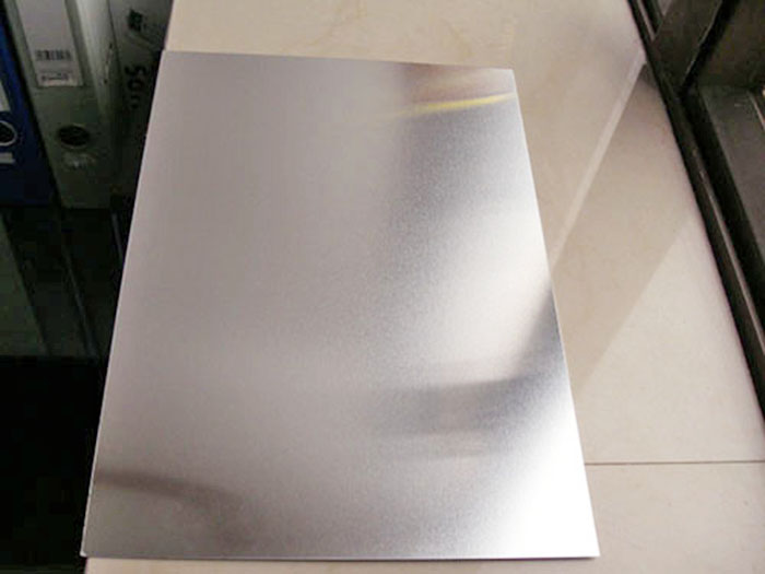 了解一下铝板表面可以喷水性漆吗？